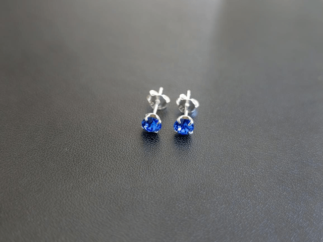 Boucles d'oreilles, cristal 4mm sapphire 