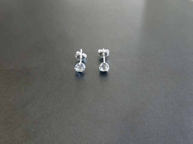 Boucles d'oreilles, cristal 4mm Crystal Clear