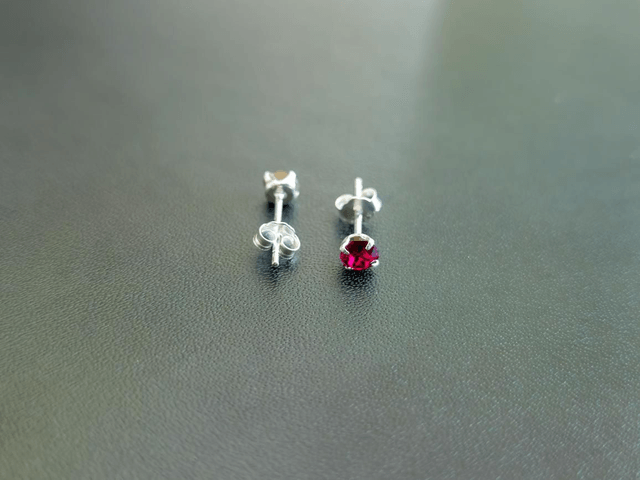 Boucles d'oreilles, cristal 4mm Ruby