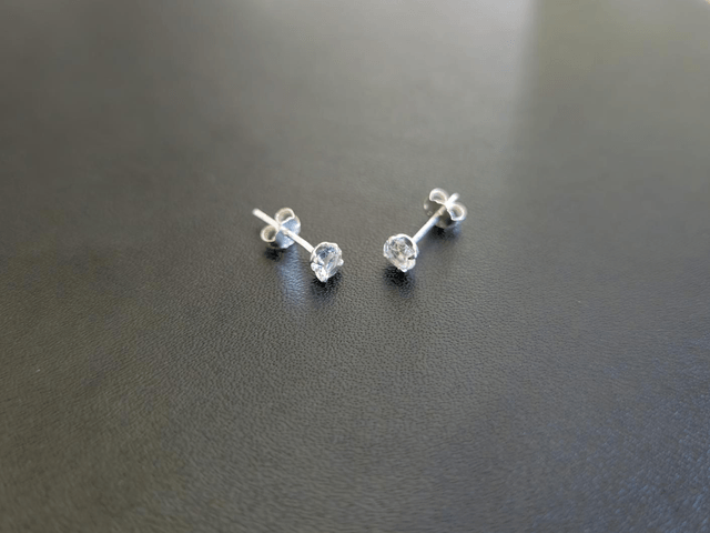 Boucles d'oreilles, cristal 4mm Crystal Clear