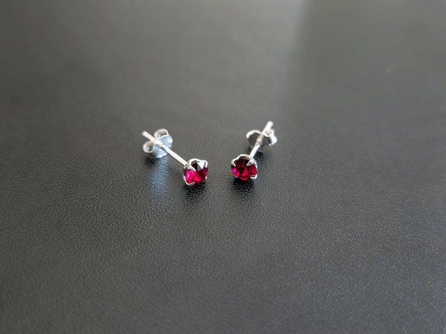 Boucles d'oreilles, cristal 4mm Ruby